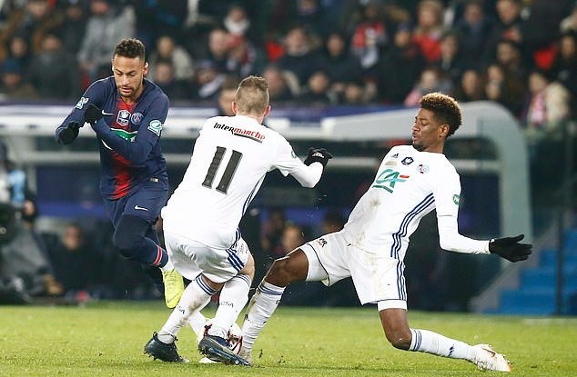 Đối thủ răn đe Neymar: 