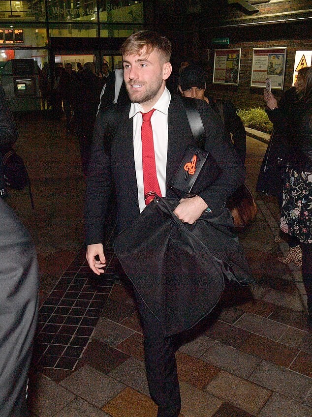 Ảnh Man Utd trở lại Manchester - Bóng Đá