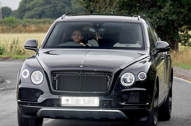 Ảnh Man United tới sân tập - Bóng Đá