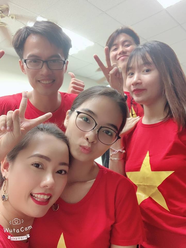 Du học sinh tiếp lửa, vỡ òa khi tuyển Việt Nam vô địch AFF Cup - Bóng Đá