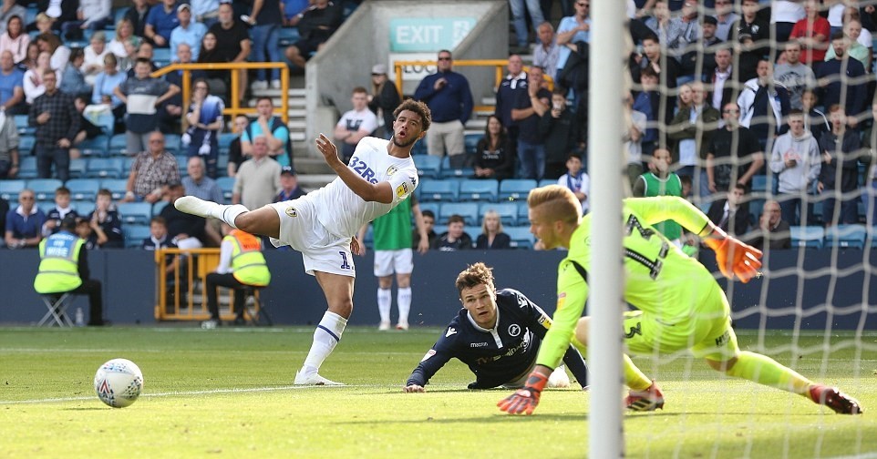 Ghi bàn kịch tính phút chót, Leeds của 'phù thủy' Bielsa tiếp tục ngự trị trên đỉnh - Bóng Đá