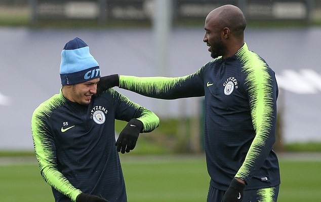 Chơi trò lạ, Man City chờ biến Man United thành con rối ở Etihad - Bóng Đá