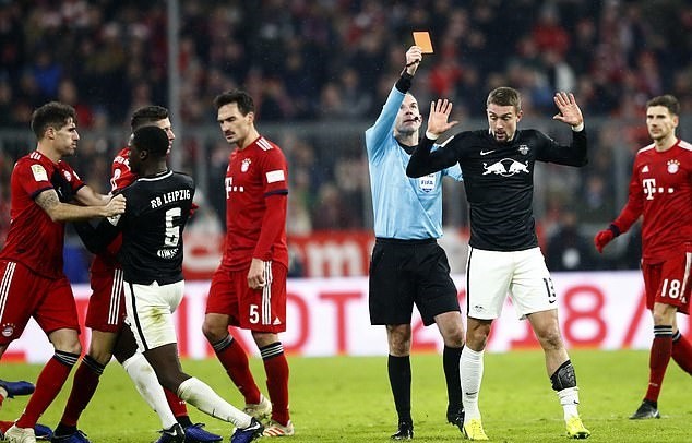 Liverpool sẩy chân, cầu thủ Man City mừng húm trên sân tập - Bóng Đá