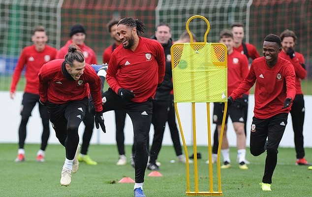 CHÍNH THỨC! Man City lại 'chảy máu tài năng', một Sancho nữa cập bến Bundesliga - Bóng Đá