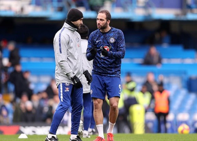 'Mở tài khoản' cho Chelsea, và đây là cách Higuain ăn mừng - Bóng Đá