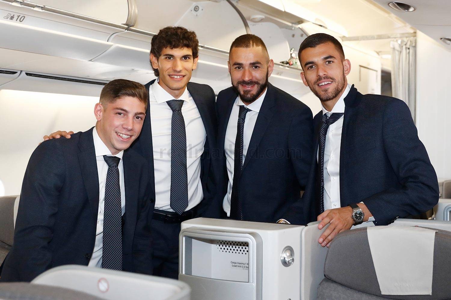 Không Bale, 'tiểu Neymar' đứng trước cơ hội ra mắt Real ở Champions League - Bóng Đá
