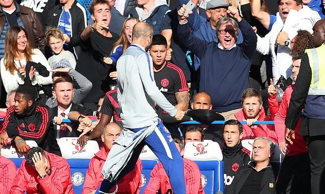 Quỷ đỏ đánh rơi 2 điểm, HLV Mourinho bực tức trở lại Manchester - Bóng Đá