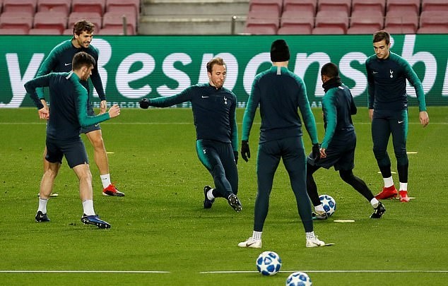 Thư thả trước giờ sinh tử, Tottenham không ngại hạ Barcelona - Bóng Đá