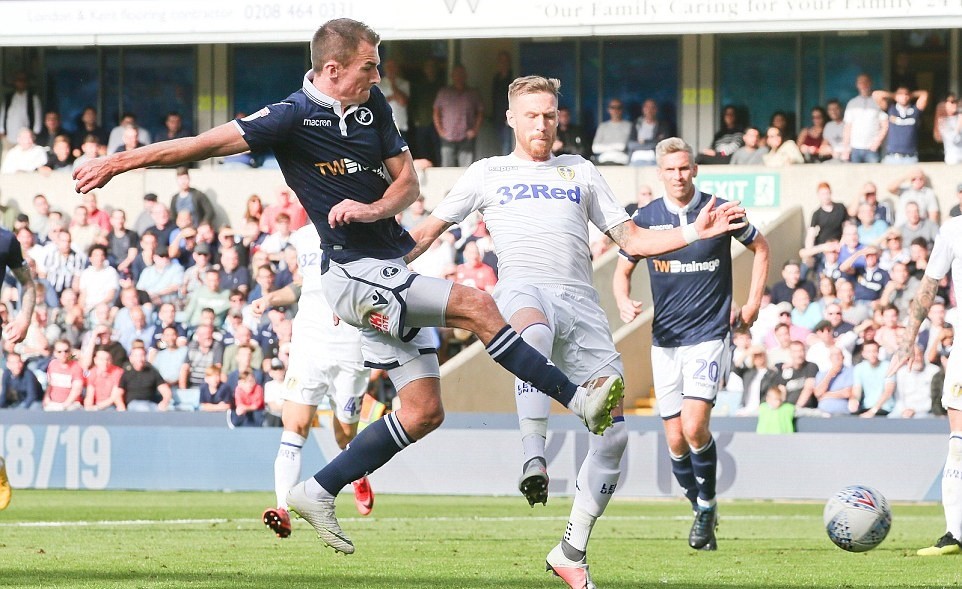 Ghi bàn kịch tính phút chót, Leeds của 'phù thủy' Bielsa tiếp tục ngự trị trên đỉnh - Bóng Đá