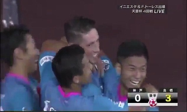 Torres 'mở tài khoản' giúp Sagan Tosu nhấn chìm đội của Iniesta - Bóng Đá