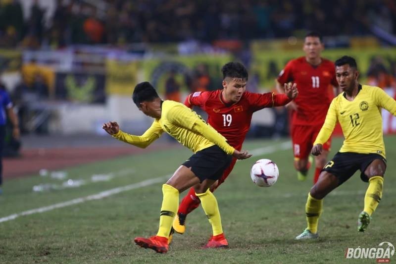 Quang Hải xâu kim, kiến tạo và lừa cả hàng thủ Malaysia - Bóng Đá