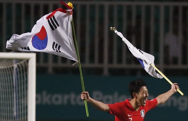 Son Heung-min mang Huy chương vàng ASIAD tới Anh - Bóng Đá