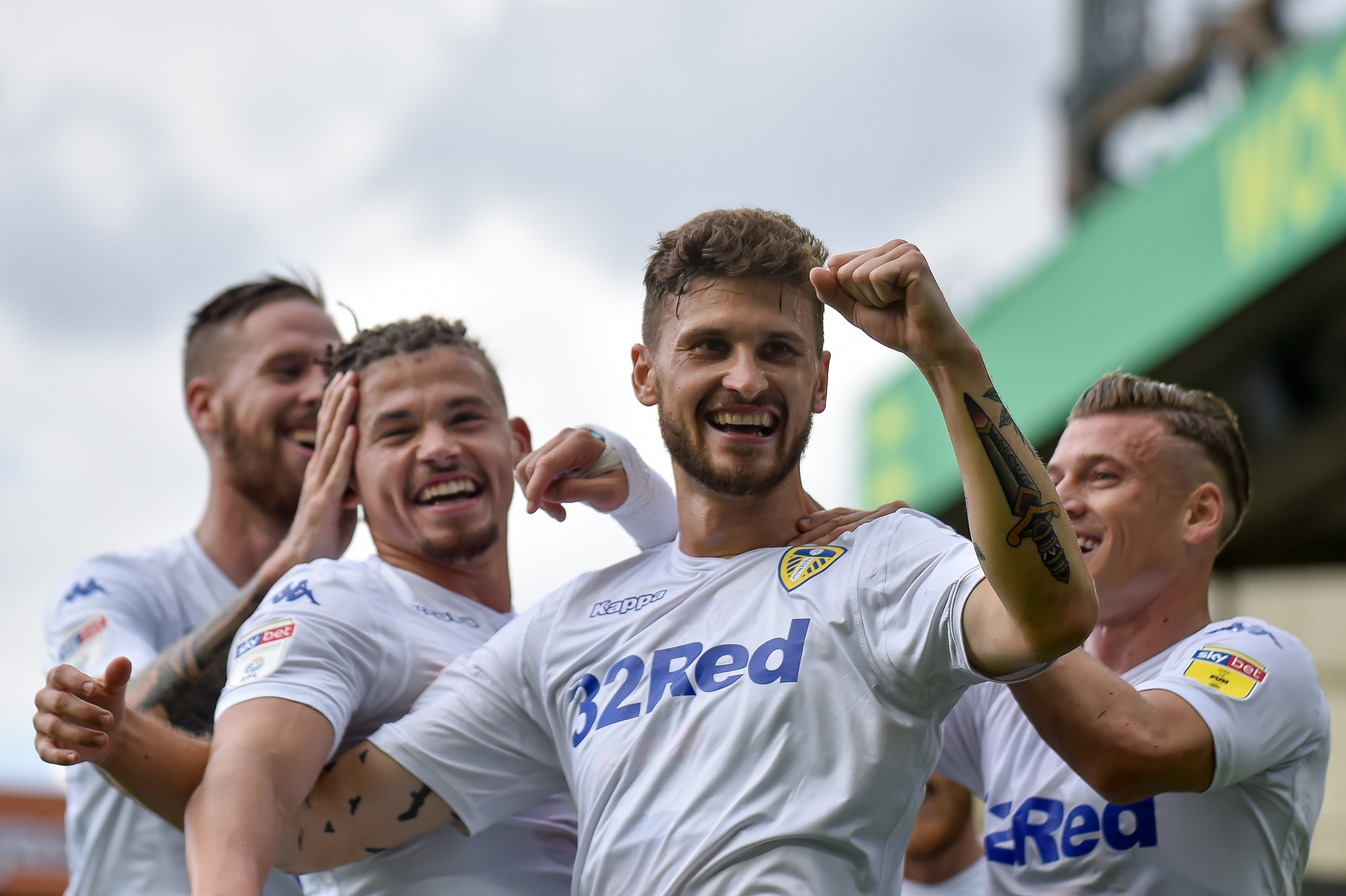 Lại thắng hủy diệt, Leeds quá đáng sợ dưới tay 'phù thủy' Bielsa - Bóng Đá