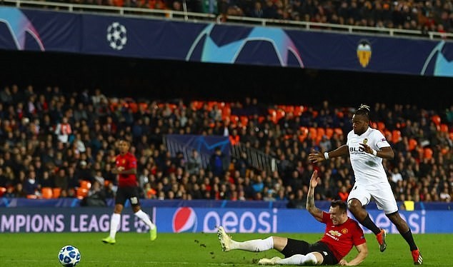 Ảnh Man United trở lại Manchester - Bóng Đá