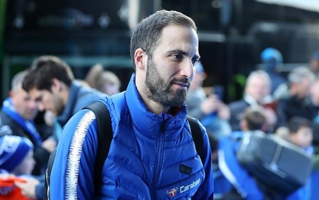 'Mở tài khoản' cho Chelsea, và đây là cách Higuain ăn mừng - Bóng Đá