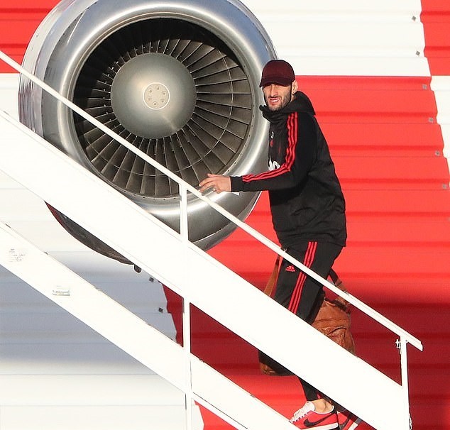 Man City giờ đi trước Man Utd... ngay cả ở sân bay! - Bóng Đá