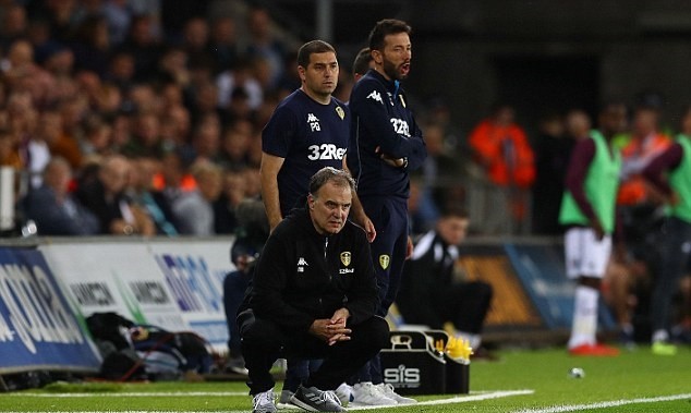 Chùm ảnh: Bielsa đưa Leeds lên ngôi đầu - Bóng Đá