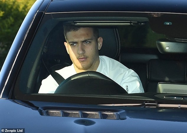 Ảnh Man Utd tới sân tập - Bóng Đá