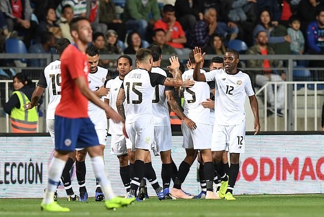 Hỏng ăn 11m, Sanchez như nổi khùng khi Chile thất trận - Bóng Đá