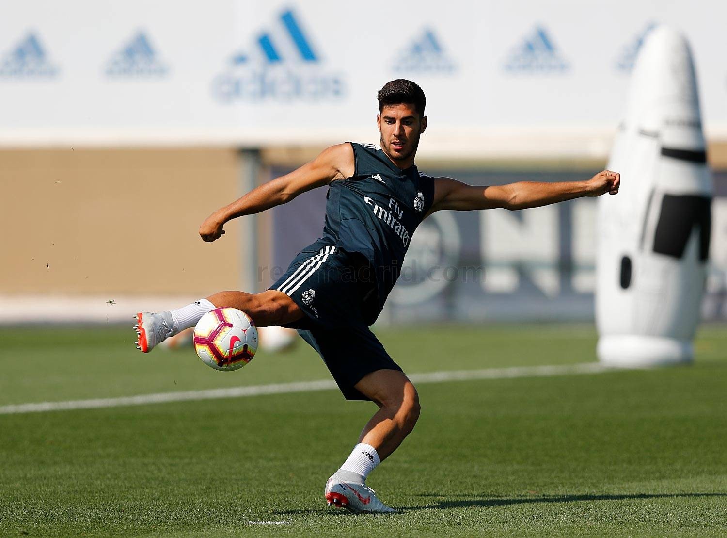 Ảnh cầu thủ Man Utd thể hiện ra sao khi lên tuyển - Bóng Đá