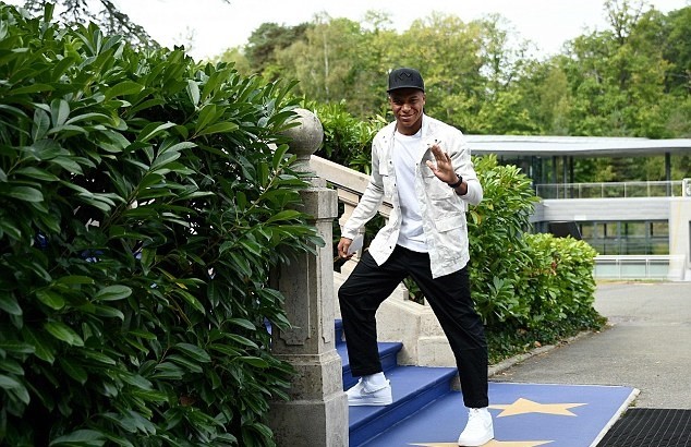 Ở M.U u sầu ra sao, Pogba lên tuyển lại thế này đây - Bóng Đá