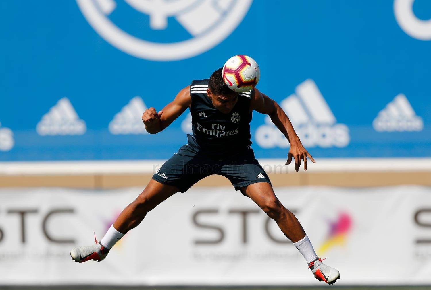 Ảnh cầu thủ Man Utd thể hiện ra sao khi lên tuyển - Bóng Đá