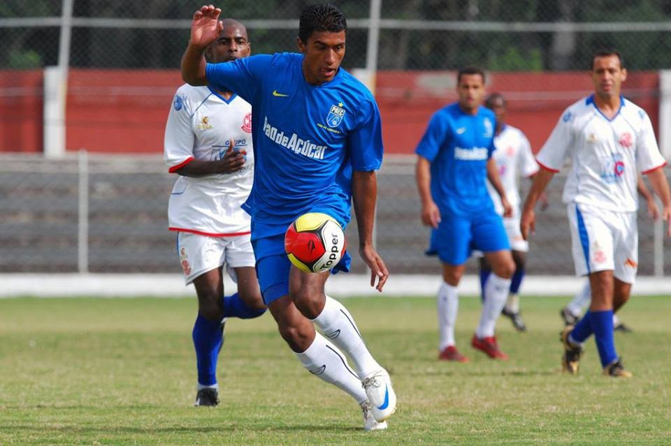 Paulinho - Bóng Đá