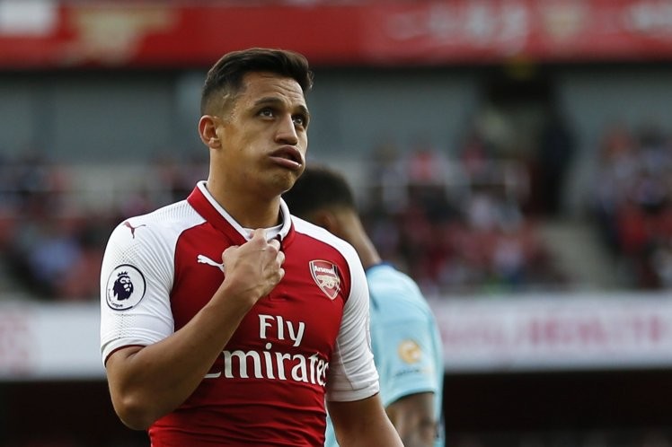 Sanchez nói gì với HLV Wenger khi ra đi không thành? - Bóng Đá