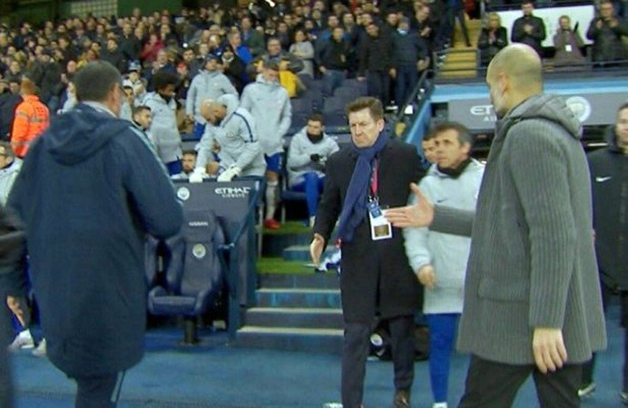 Chelsea thua thảm Man City, Sarri tiết lộ lý do không thèm bắt tay Pep - Bóng Đá
