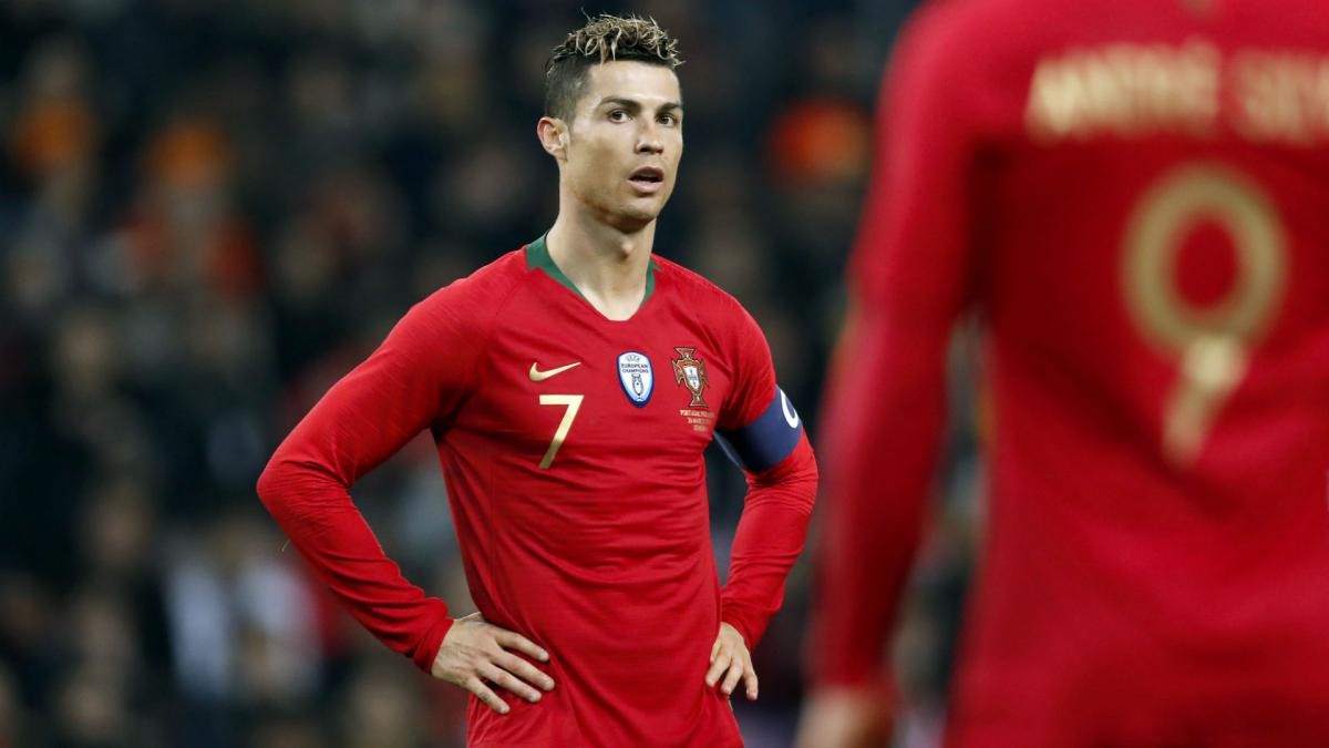 Bồ Đào Nha triệu tập đội hình: Không có Ronaldo! - Bóng Đá
