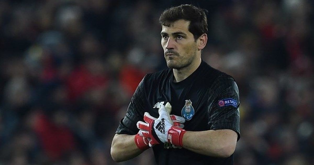 Iker Casillas cán mốc 1000 trận trong ngày buồn - Bóng Đá