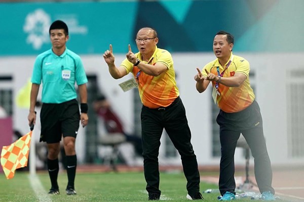 Khó khăn bủa vây HLV Park Hang Seo trước thềm AFF Cup - Bóng Đá