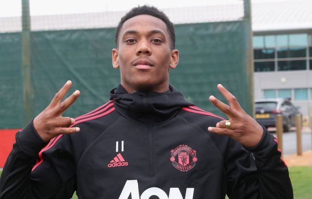 HLV Mourinho ra quyết định quan trọng với Martial và Bailly - Bóng Đá