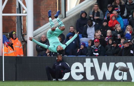 Aubameyang retweet đá đểu Emery - Bóng Đá