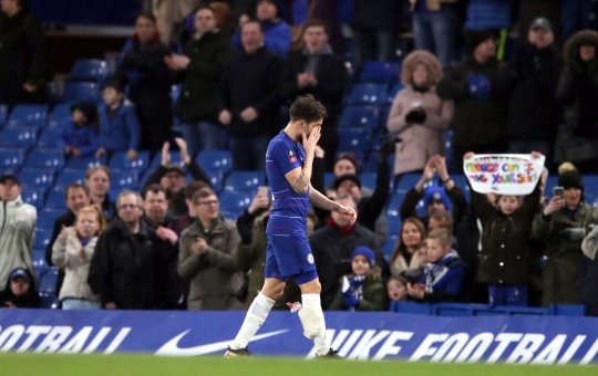 Hazard tri ân Fabregas - Bóng Đá