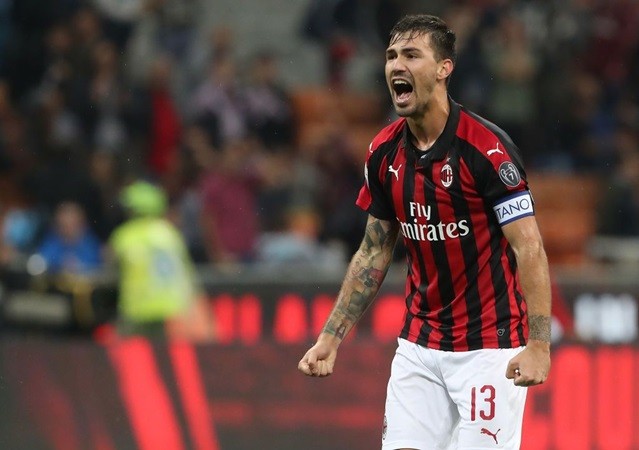 3 trung vệ Serie A được định giá ngang Van Dijk: 
