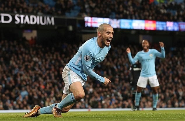 Pep ấp úng khi được hỏi về chấn thương của David Silva - Bóng Đá