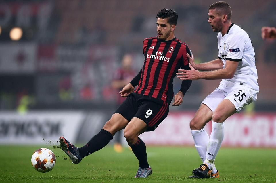 Barca đại chiến Arsenal vì Andre Silva - Bóng Đá