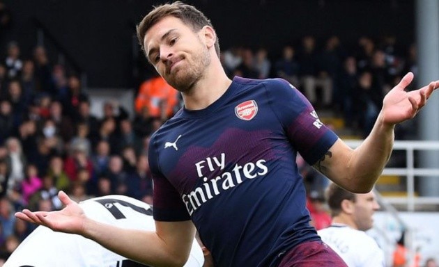 Nóng! Ấn định thời điểm Ramsey ra đi, Man Utd mừng thầm - Bóng Đá