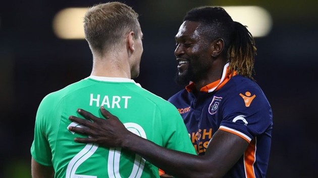 Europa League: Chiến thắng nghẹt thở, Burnley hiện thức hóa 