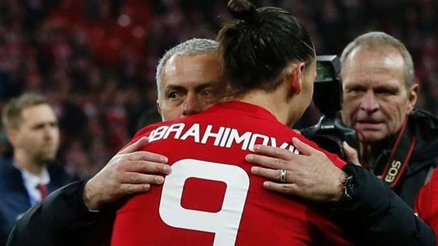 Zlatan bảo vệ Mourinho trước tâm bão - Bóng Đá