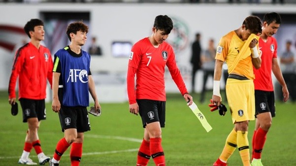 'Son Heung-min hầu như không làm gì cả, chỉ đứng yên trên sân' - Bóng Đá