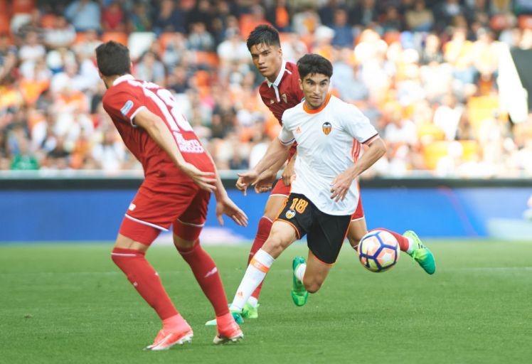 Carlos Soler nói gì khi được Man Utd theo đuổi? - Bóng Đá
