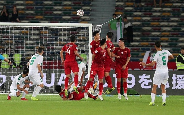 Asian Cup 2019: Lộ diện “thủ phạm” tạo nên nhiều siêu phẩm sút phạt - Bóng Đá