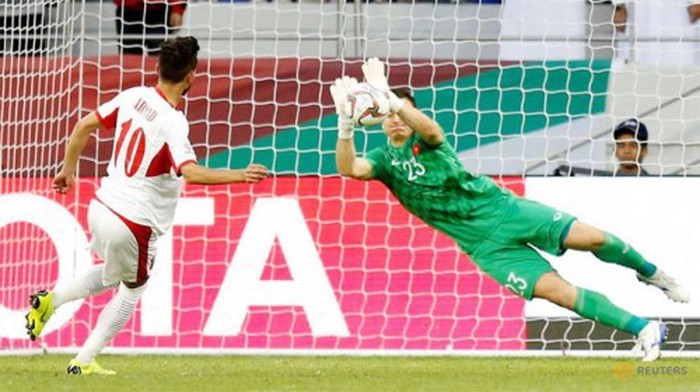 Top 5 thủ môn cứu thua nhiều nhất Asian Cup: Người nhện ĐT Việt Nam góp mặt - Bóng Đá