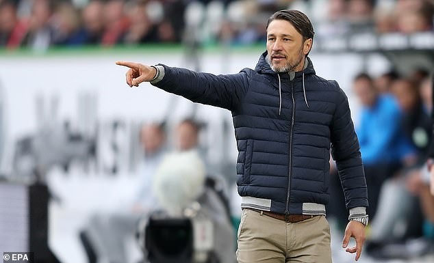 Sát thủ ghi 2 bàn, 1 kiến tạo giúp 10 người Bayern vượt khủng hoảng - Bóng Đá