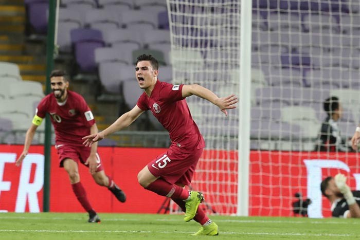 Thủ lĩnh hàng thủ ĐT Việt Nam lọt top 3 trung vệ xuất sắc vòng bảng Asian Cup - Bóng Đá