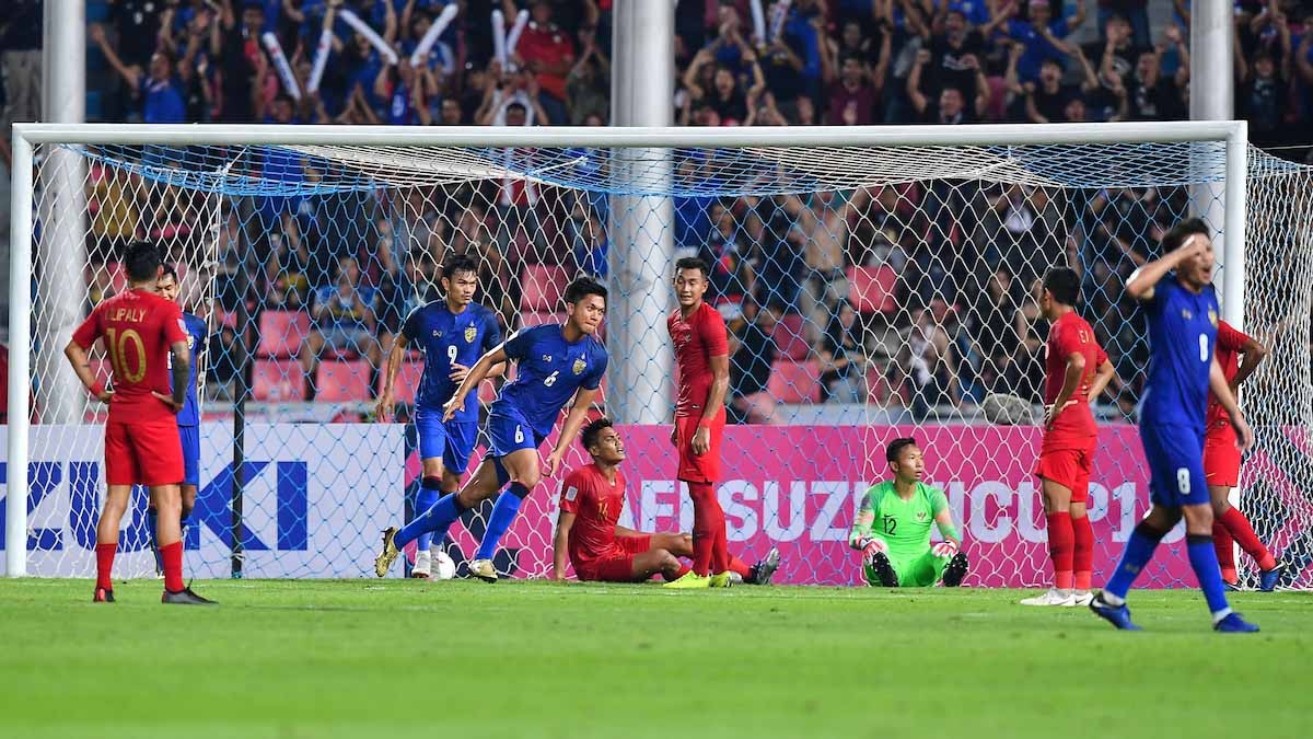 Lập siêu phẩm từ chấm phạt góc, hậu vệ Thái Lan ăn mừng như Dybala - Bóng Đá