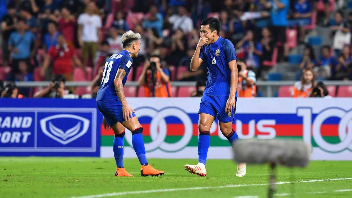 Lập siêu phẩm từ chấm phạt góc, hậu vệ Thái Lan ăn mừng như Dybala - Bóng Đá