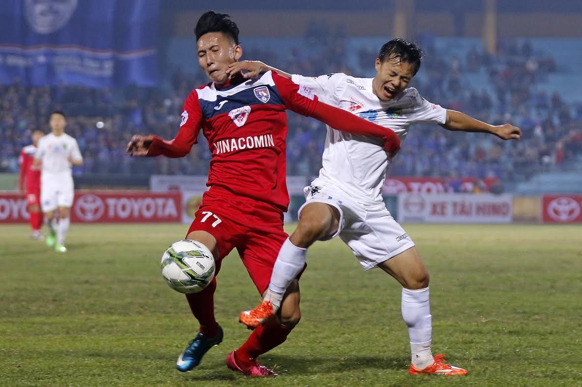  Khi HLV Phan Thanh Hùng đóng vai “người phán xử” - Bóng Đá